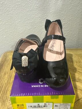 Girls' Black Patent Mary Jane Dress Shoes with Bow Accent